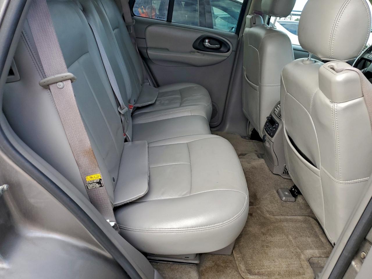 Chevrolet Trailblazer Ls Image 12