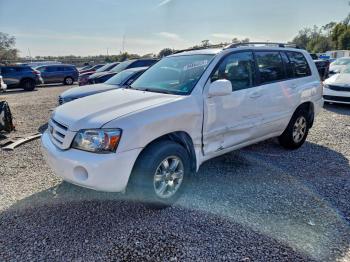  Salvage Toyota Highlander