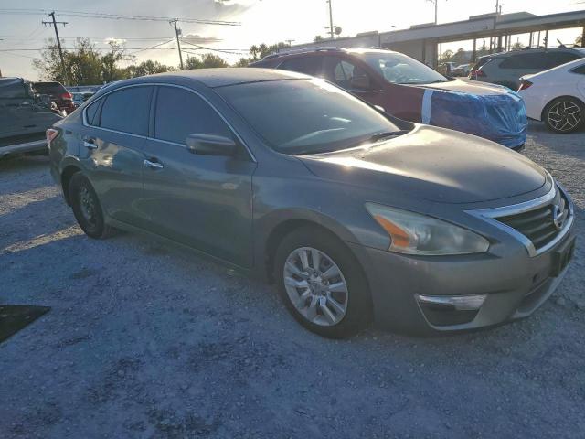 Nissan Altima 2.5 Image 2