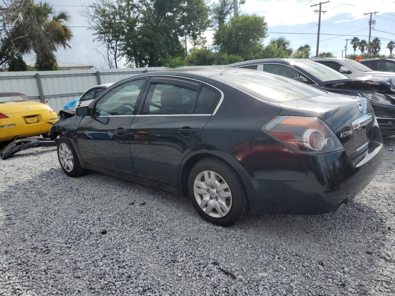 Nissan Altima Base Image 10