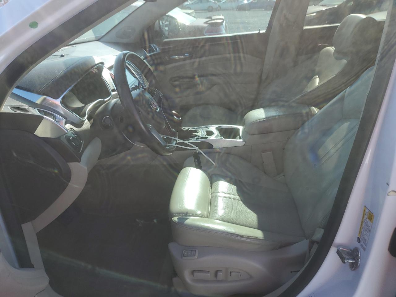 Cadillac SRX Luxury Collection Image 2