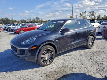  Salvage Porsche Cayenne
