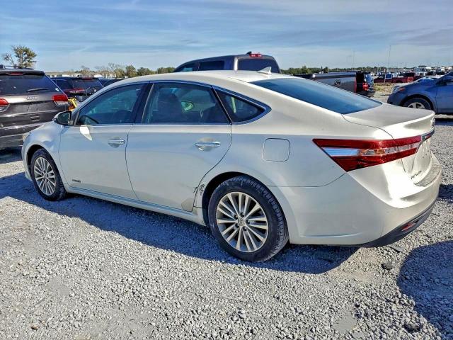 Toyota Avalon Hybrid Image 7