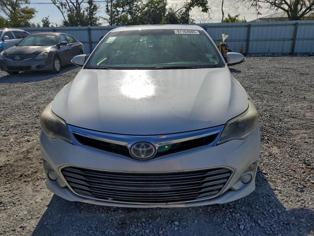 Toyota Avalon Hybrid Image 9