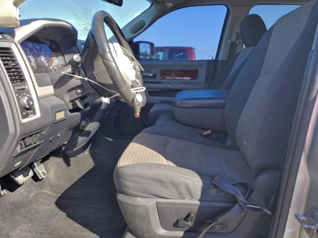 Dodge Ram 2500 Image 11