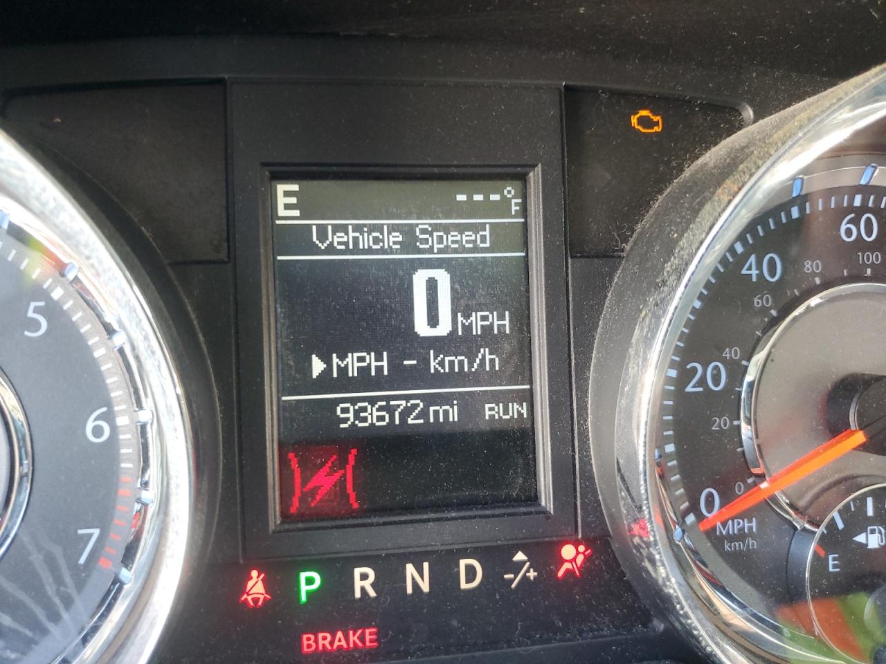 Chrysler Minivan Touring Image 8