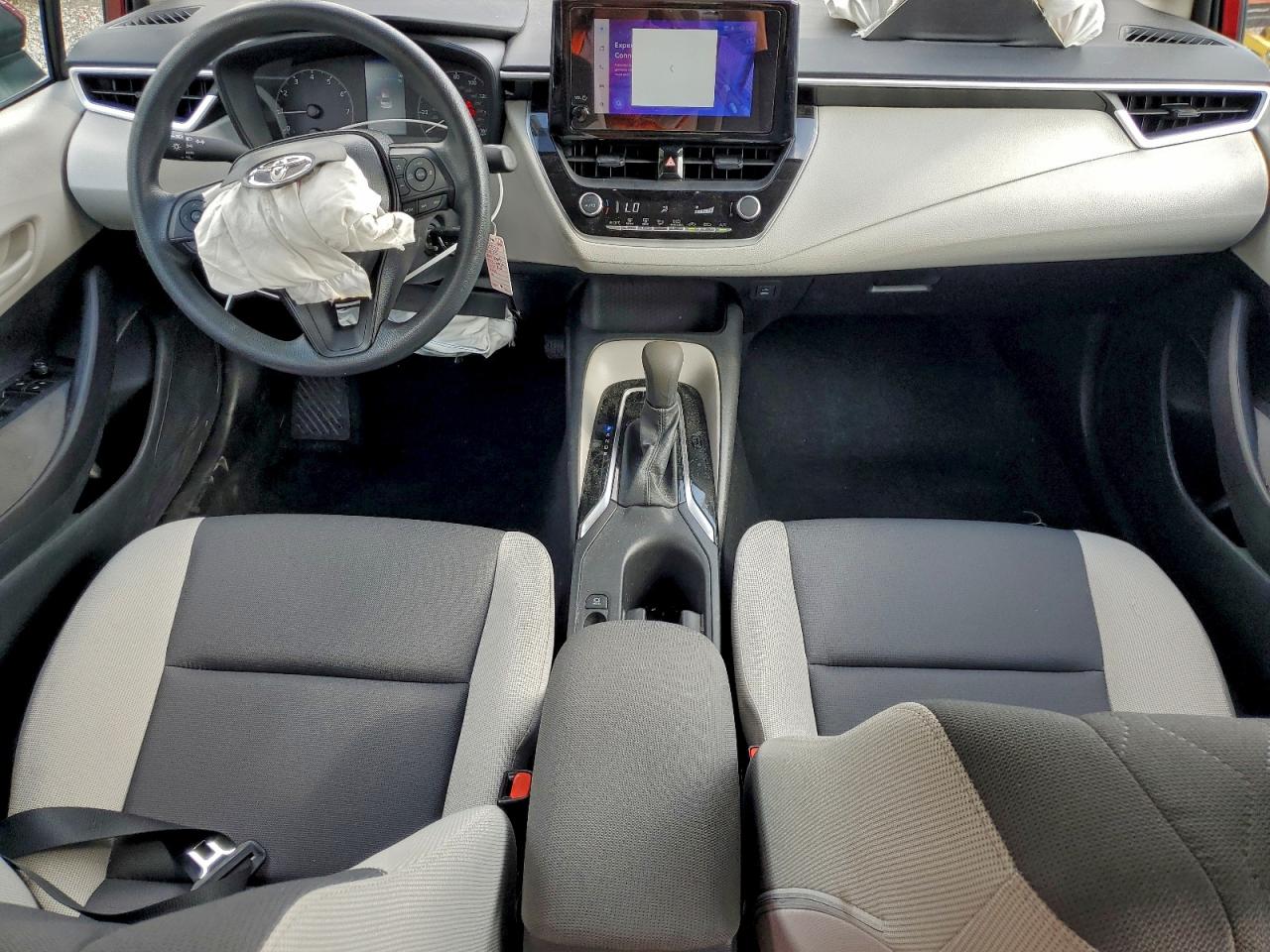 Toyota Corolla Le Image 8