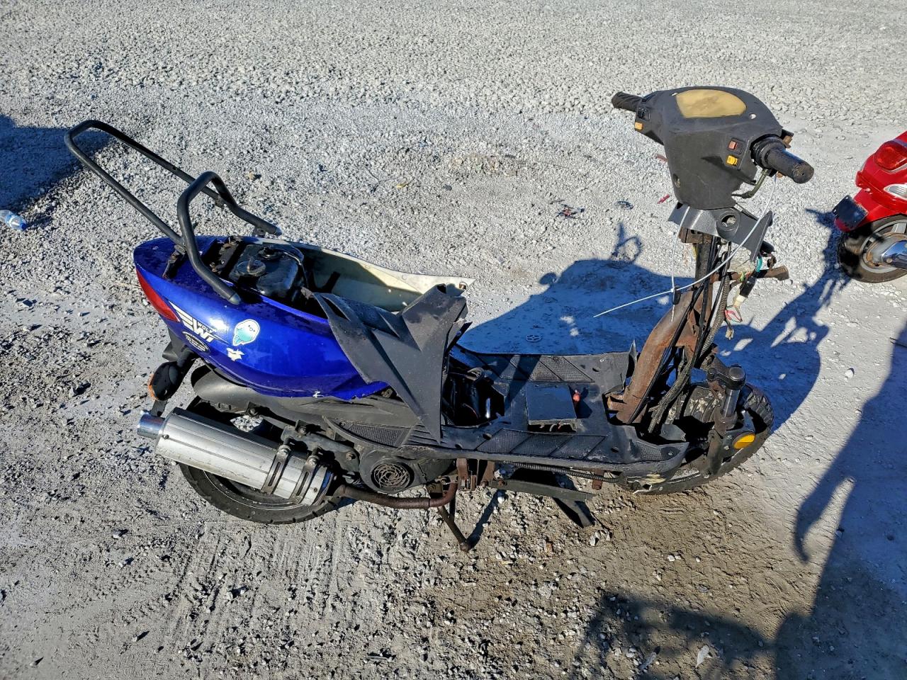 Zhng Scooter Image 1