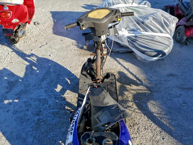 Zhng Scooter Image 9