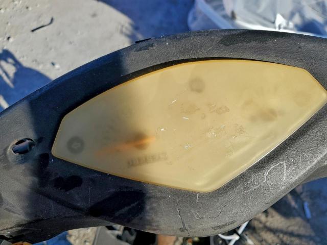 Zhng Scooter Image 6