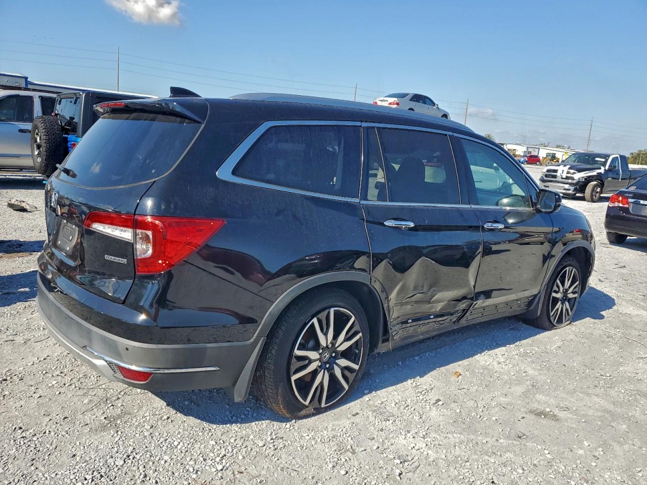 Honda Pilot Touring Image 2