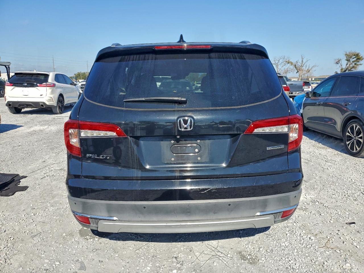 Honda Pilot Touring Image 4