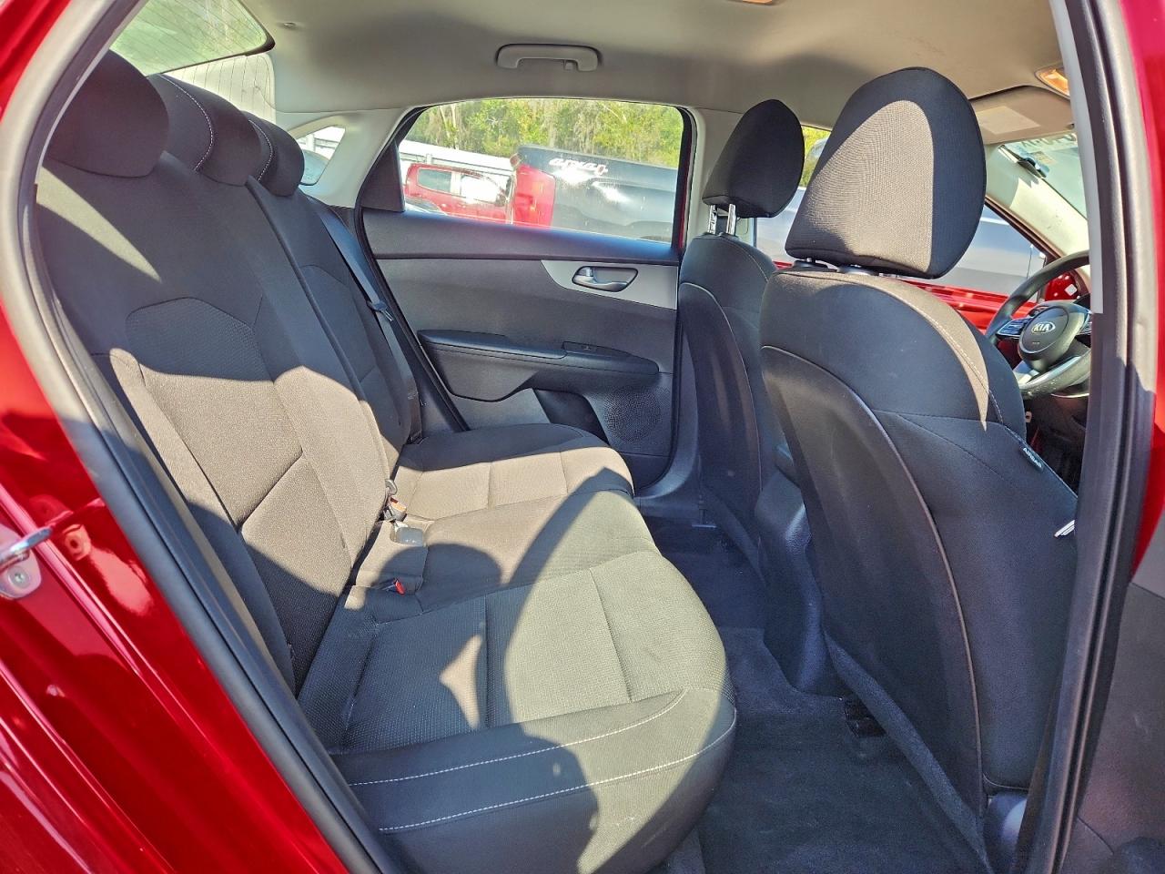 Kia Forte Fe Image 6