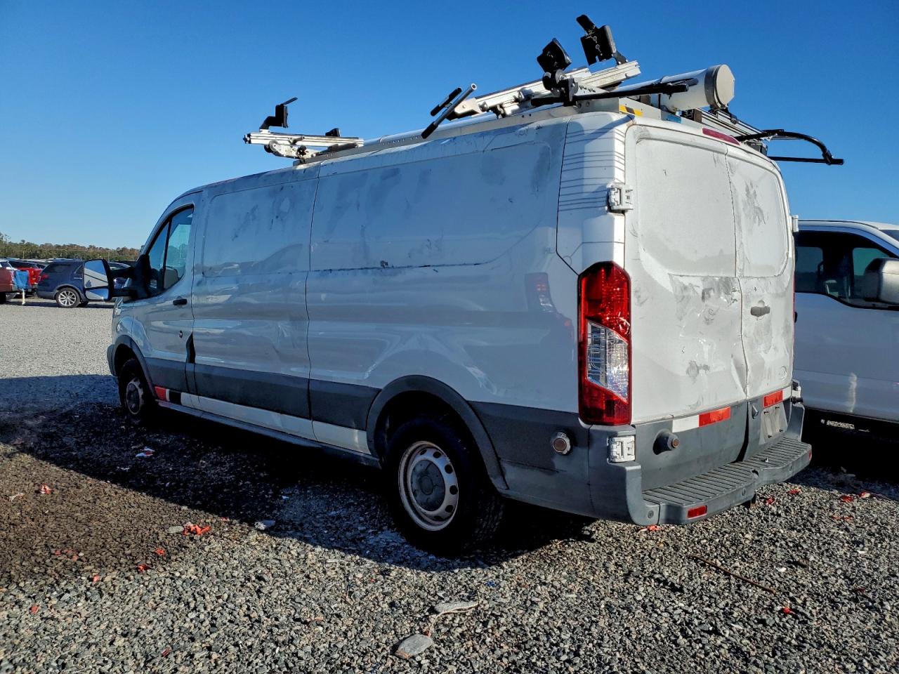 Ford Transit T-250 Image 12