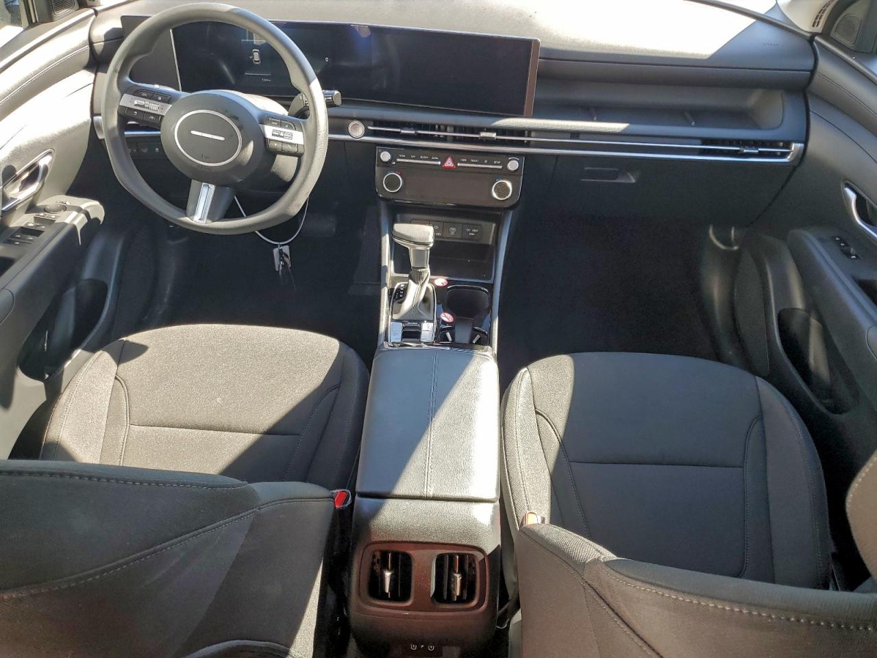 Hyundai TUCSON Sel Image 3