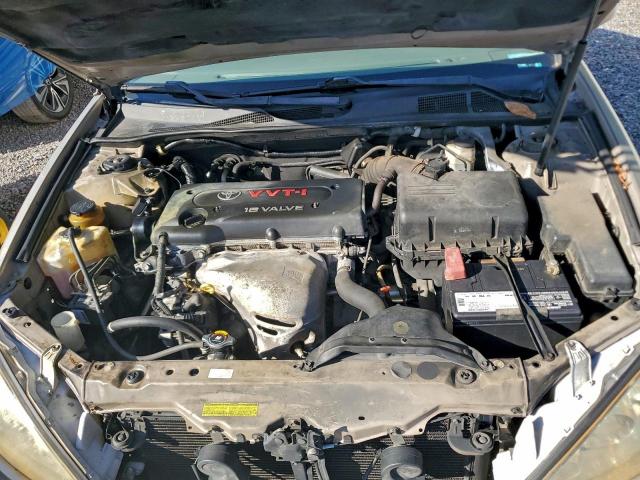 Toyota Camry Le Image 4