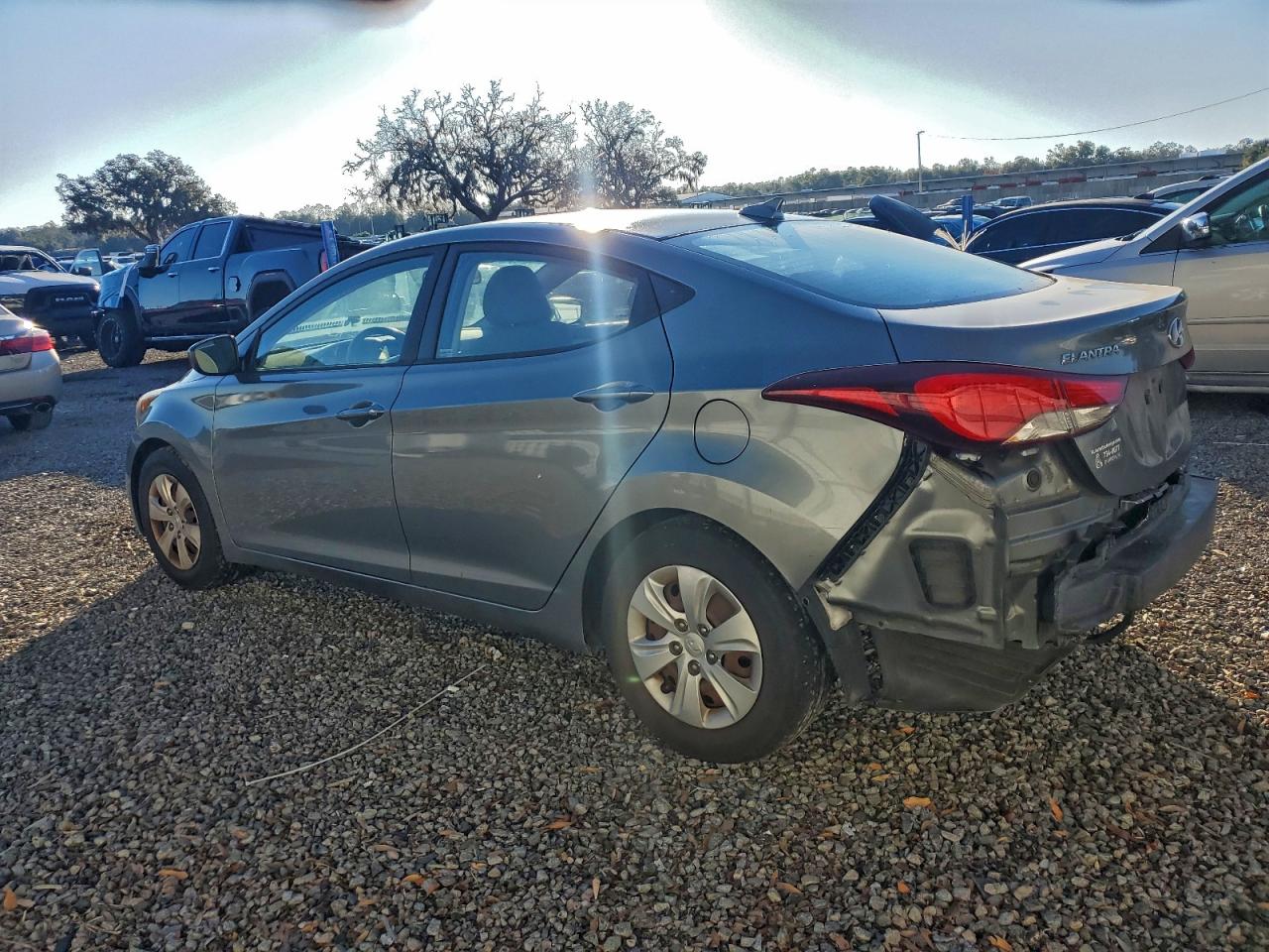 Hyundai ELANTRA Se Image 2