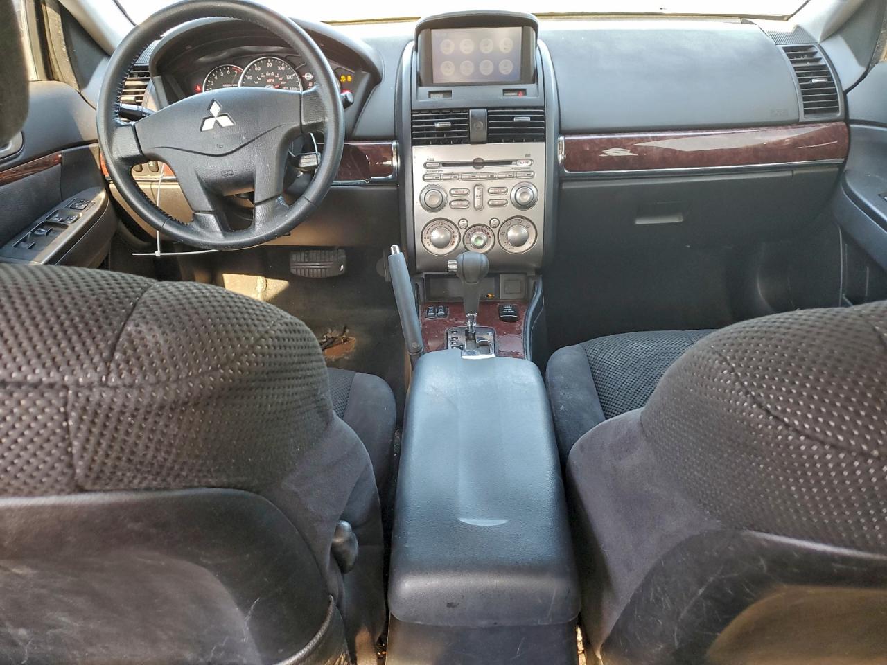 Mitsubishi Galant Es Image 10