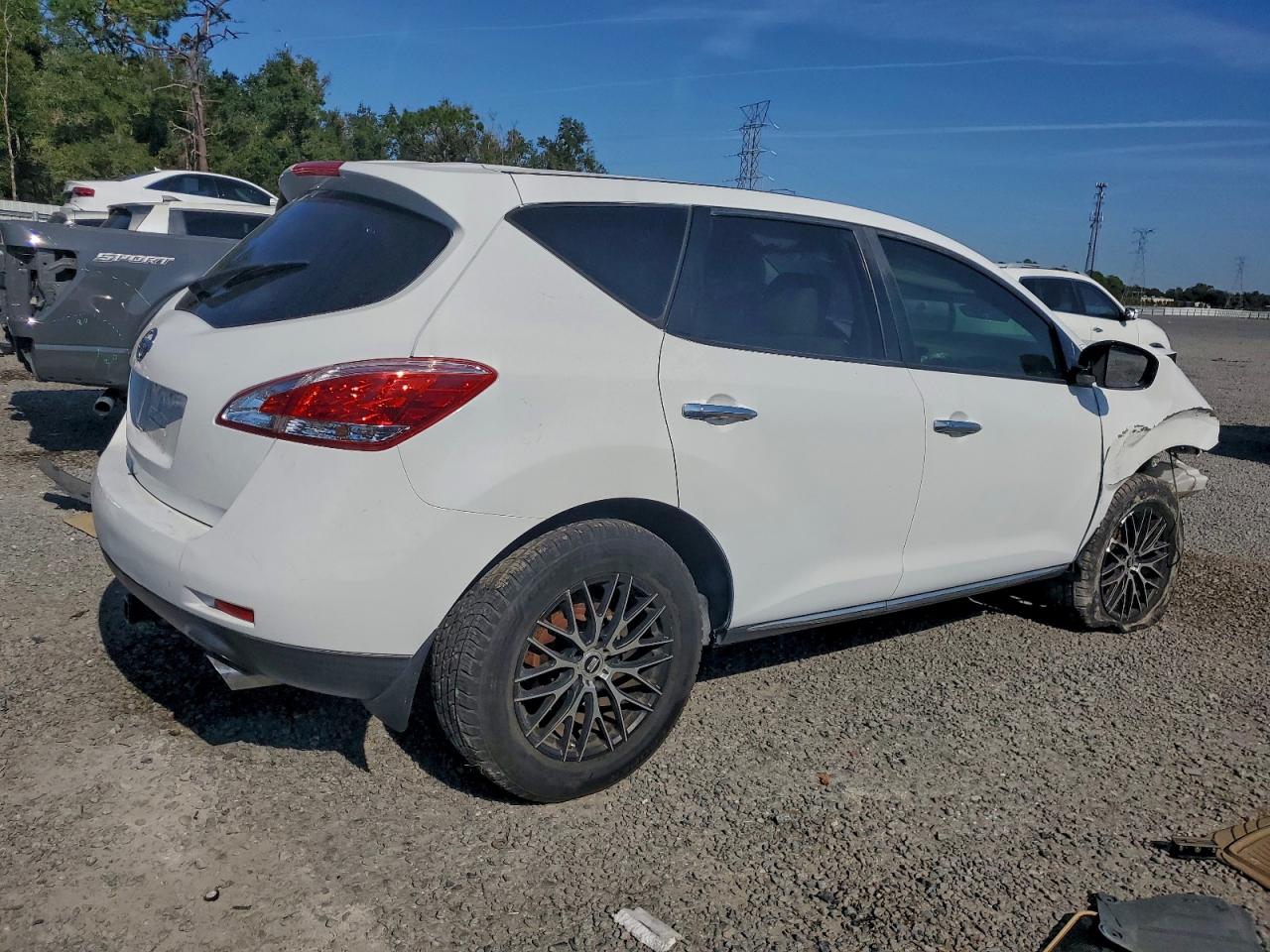 Nissan Murano S Image 3