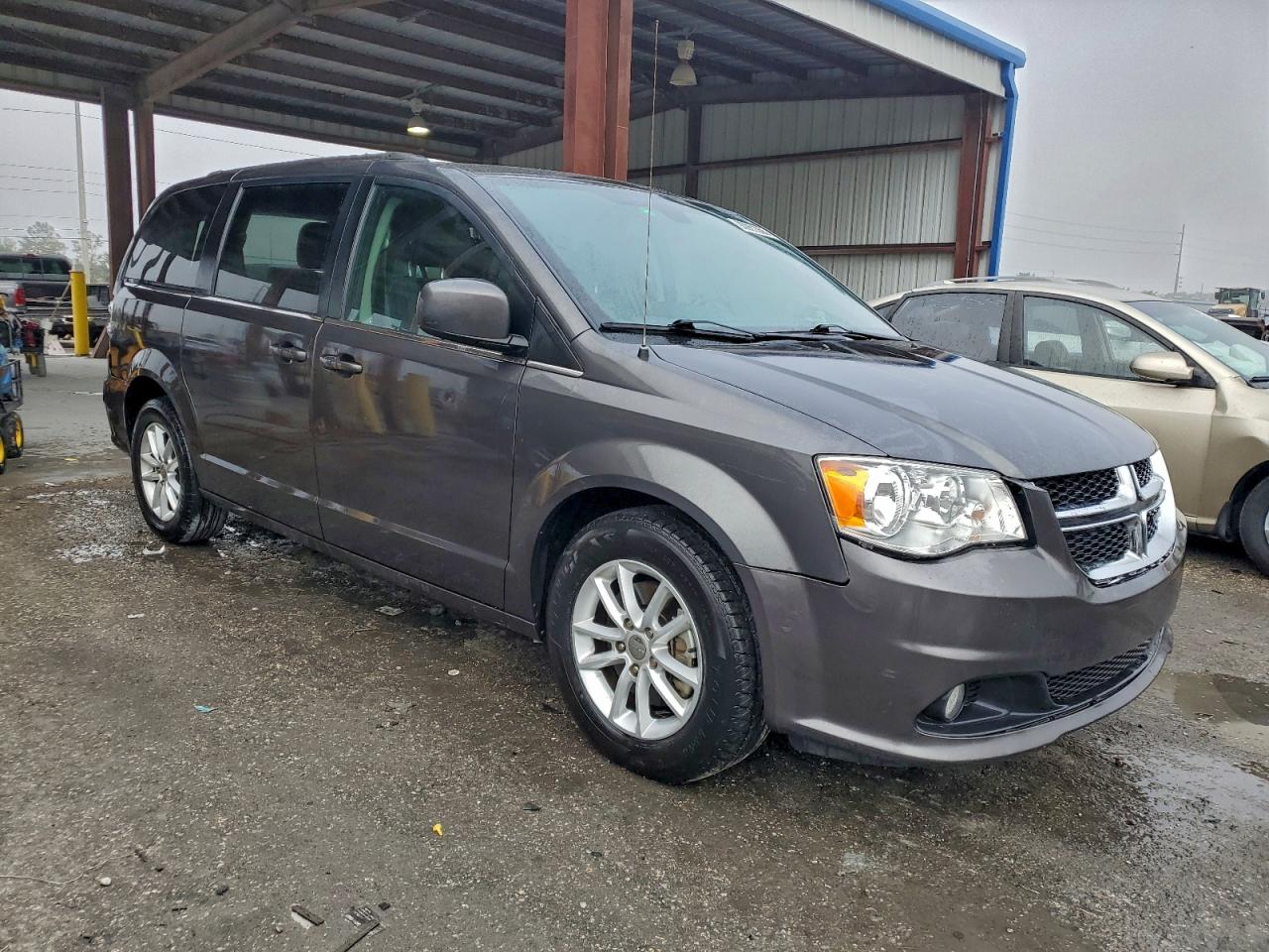 Dodge Caravan Sxt Image 4