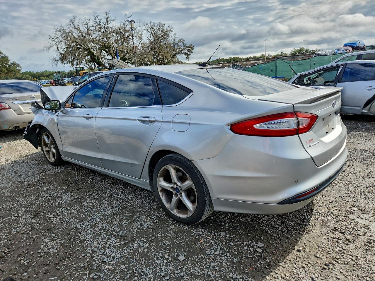 Ford Fusion Se Image 4