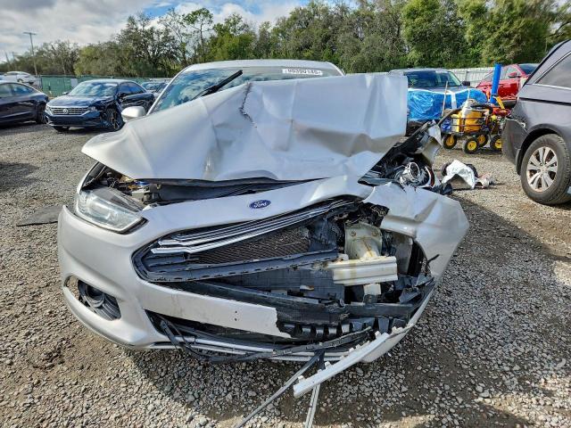 Ford Fusion Se Image 2