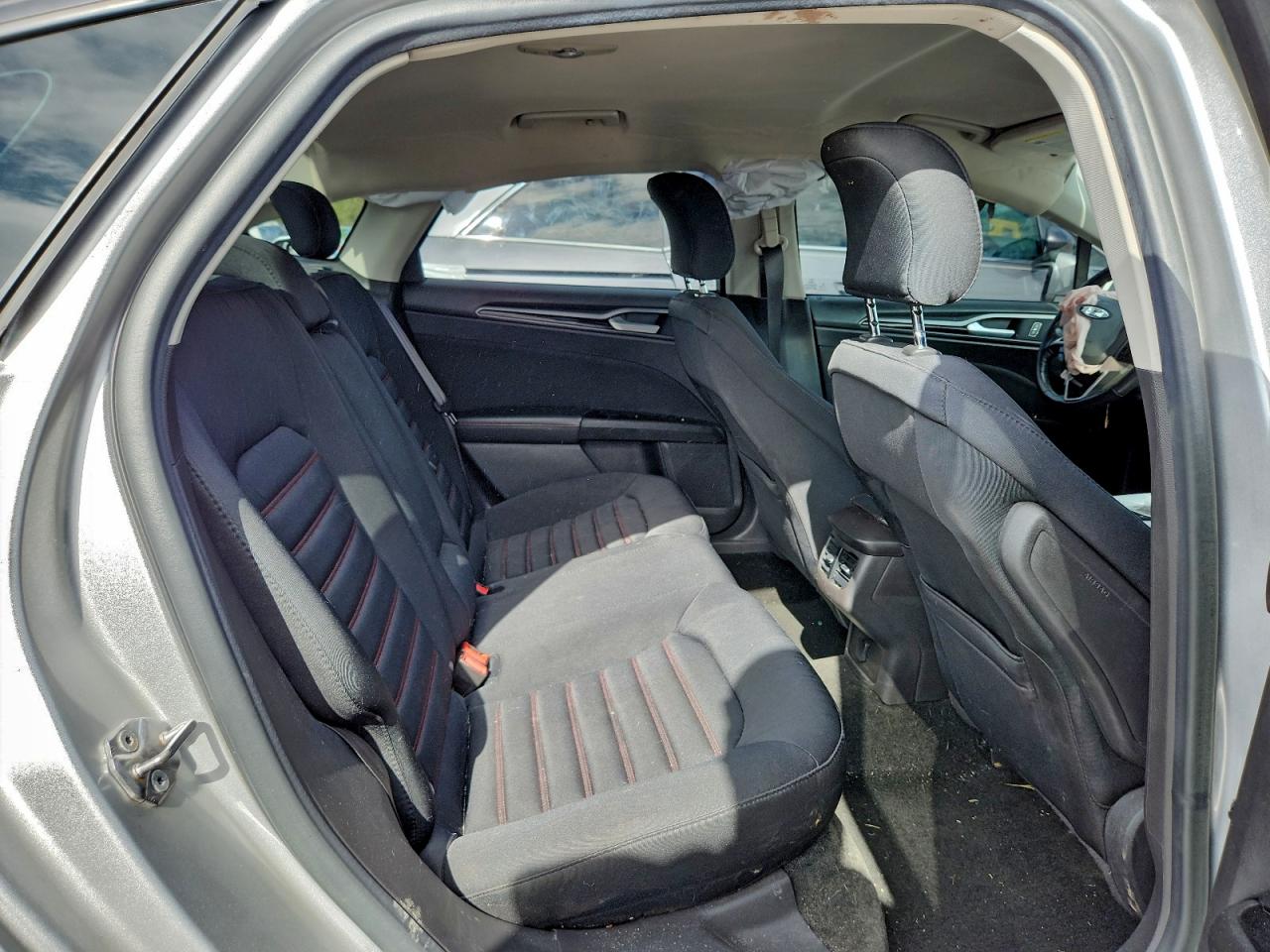 Ford Fusion Se Image 7