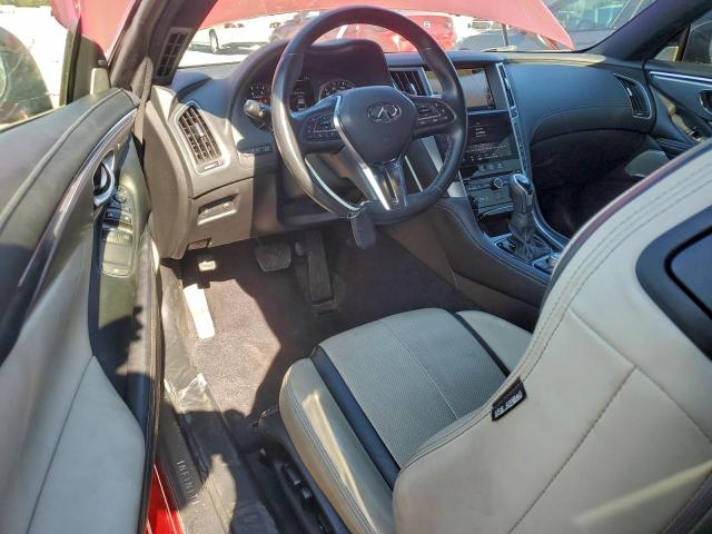 INFINITI Q60 Luxe Image 9