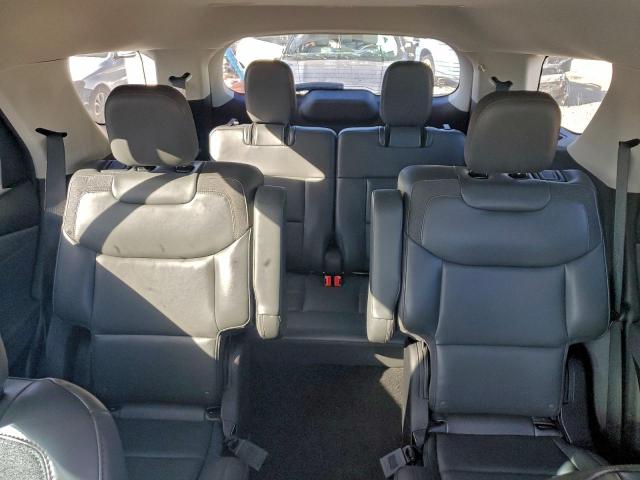 Ford Explorer Active Image 4