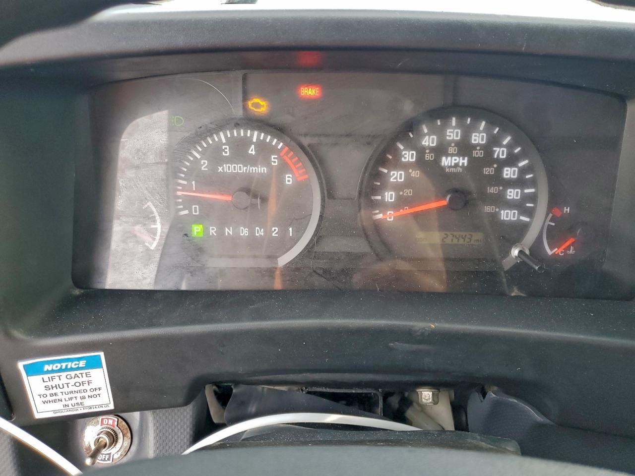 Chevrolet 3500 Image 10