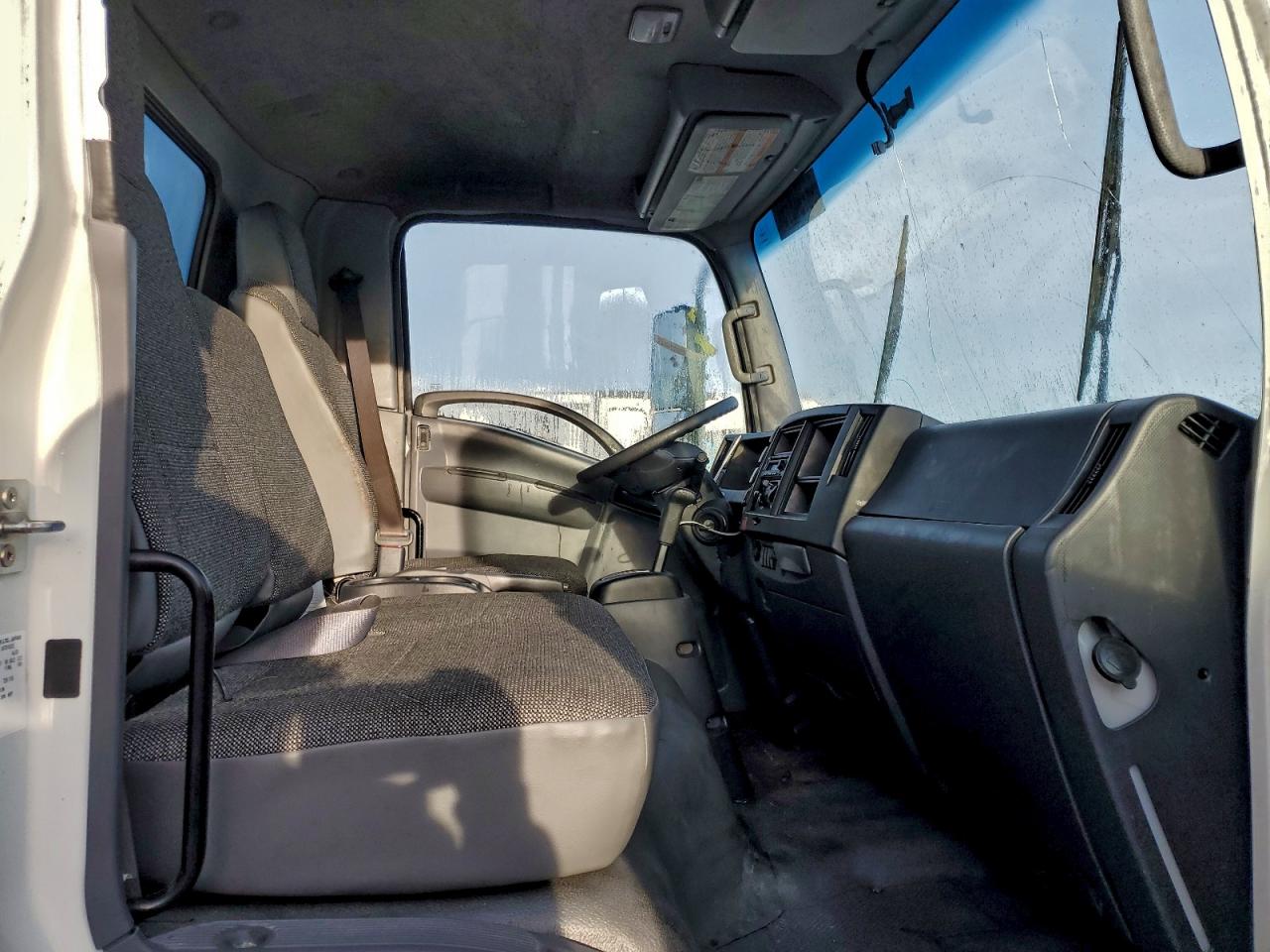 Chevrolet 3500 Image 6