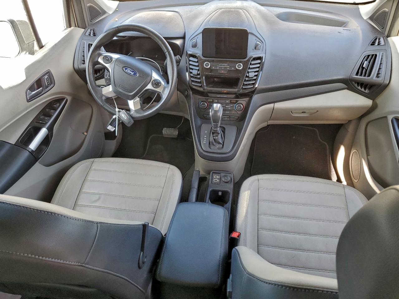 Ford Transit Titanium Image 11