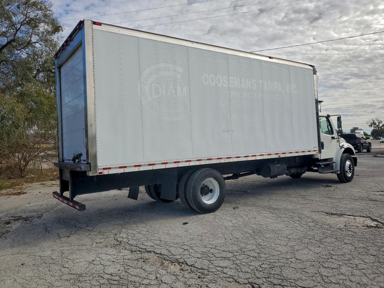 Freightliner M2 106 Medium Duty Image 9