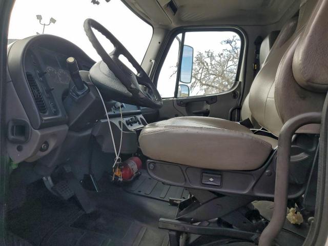 Freightliner M2 106 Medium Duty Image 2