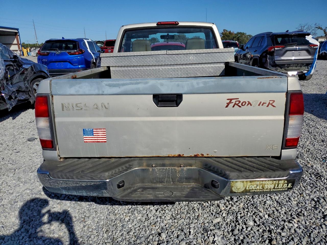 Nissan Frontier Xe Image 10