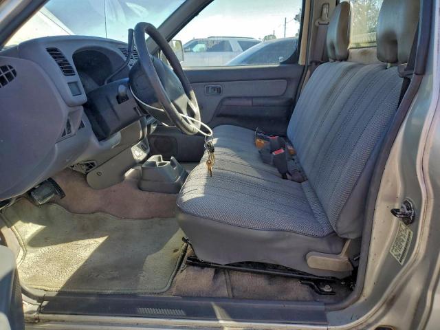 Nissan Frontier Xe Image 11