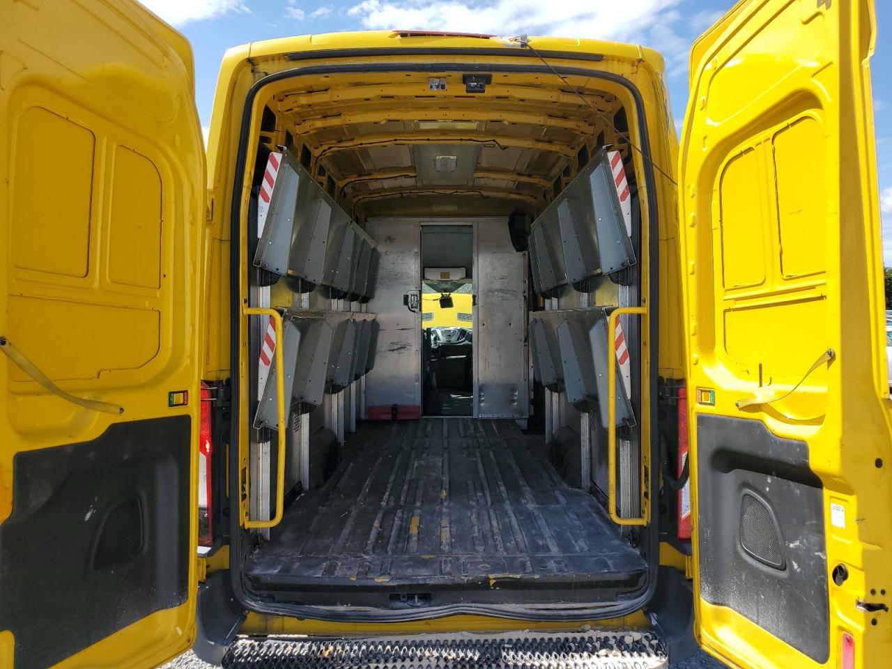 Ford Transit T-250 Image 8