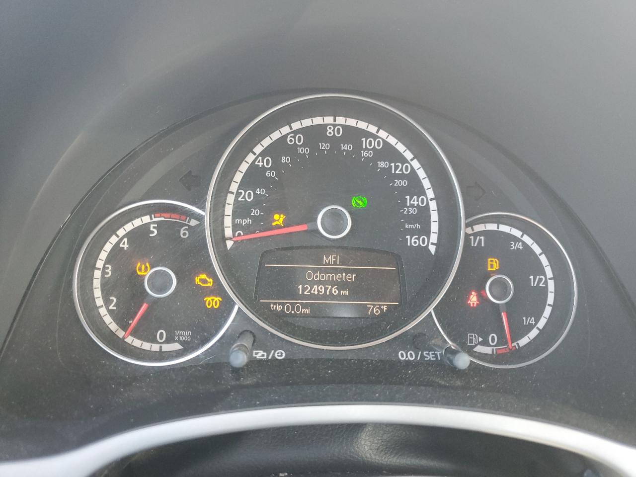 Volkswagen Beetle Image 4