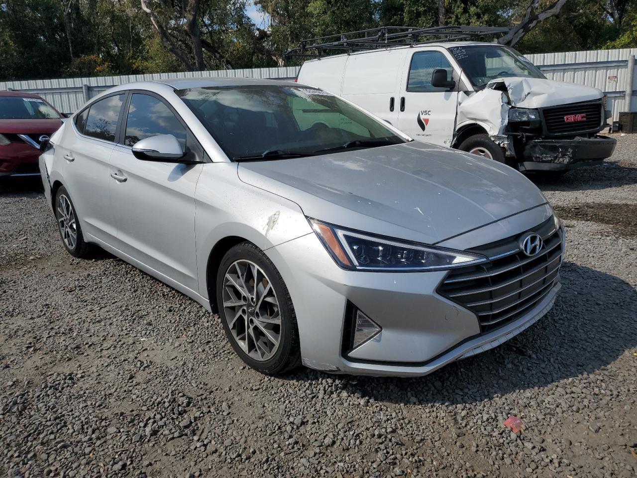 Hyundai ELANTRA Sel Image 3