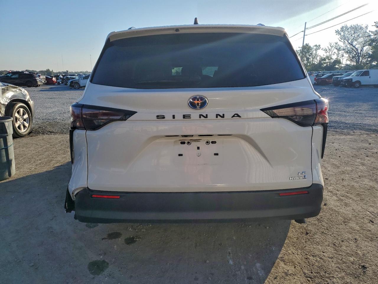 Toyota Sienna Le Image 8