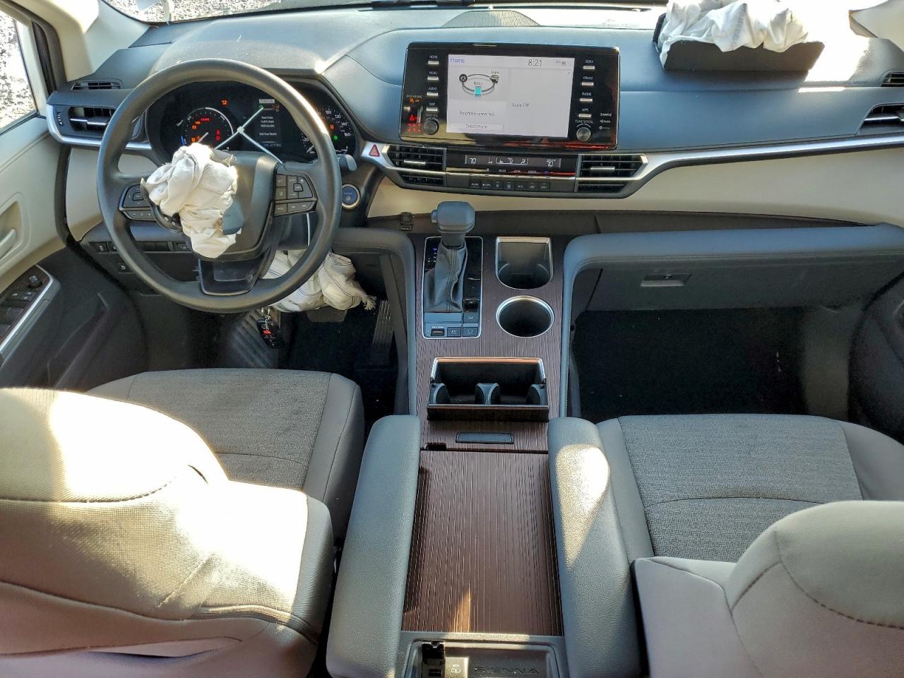 Toyota Sienna Le Image 2