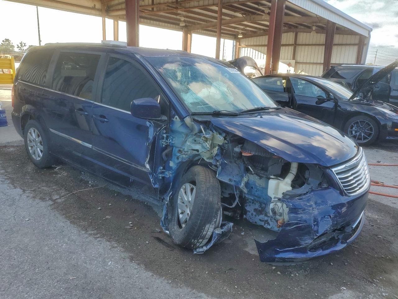 Chrysler Minivan Touring Image 3