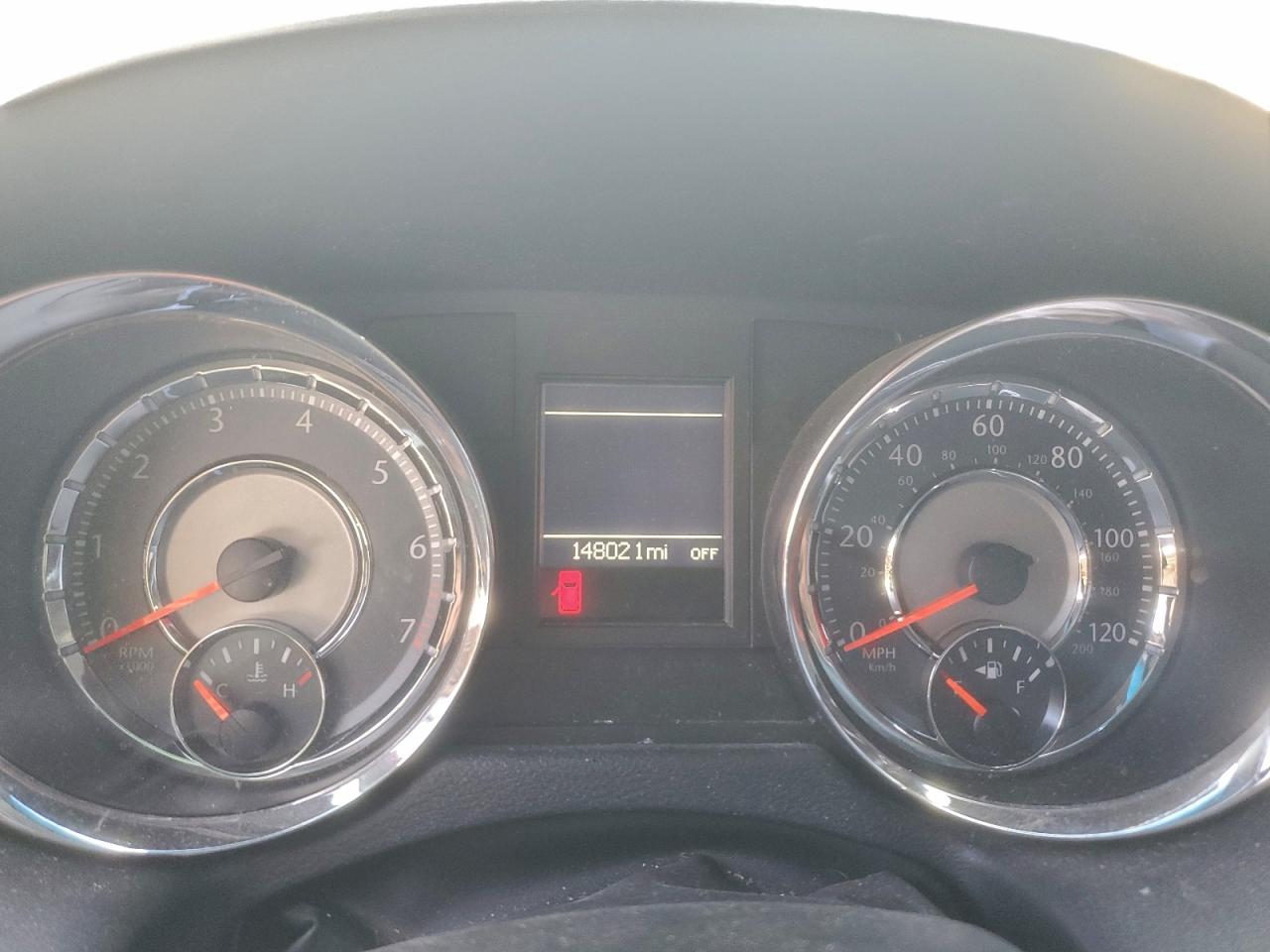 Chrysler Minivan Touring Image 10