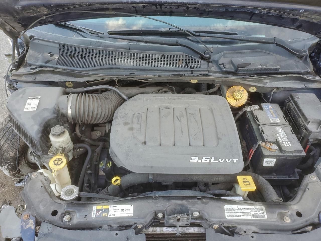 Chrysler Minivan Touring Image 2