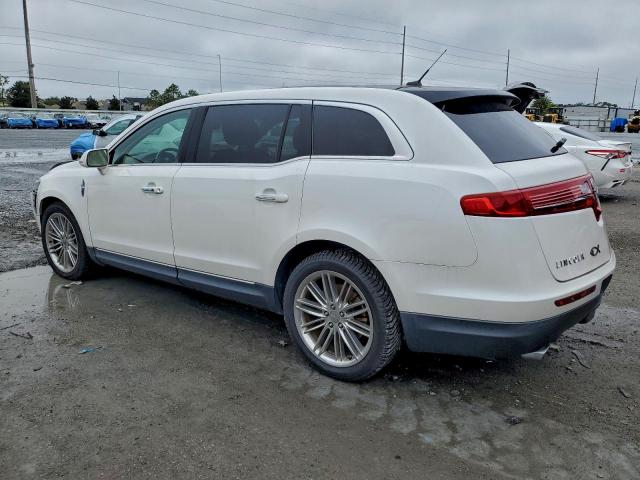 Lincoln MKT Image 12