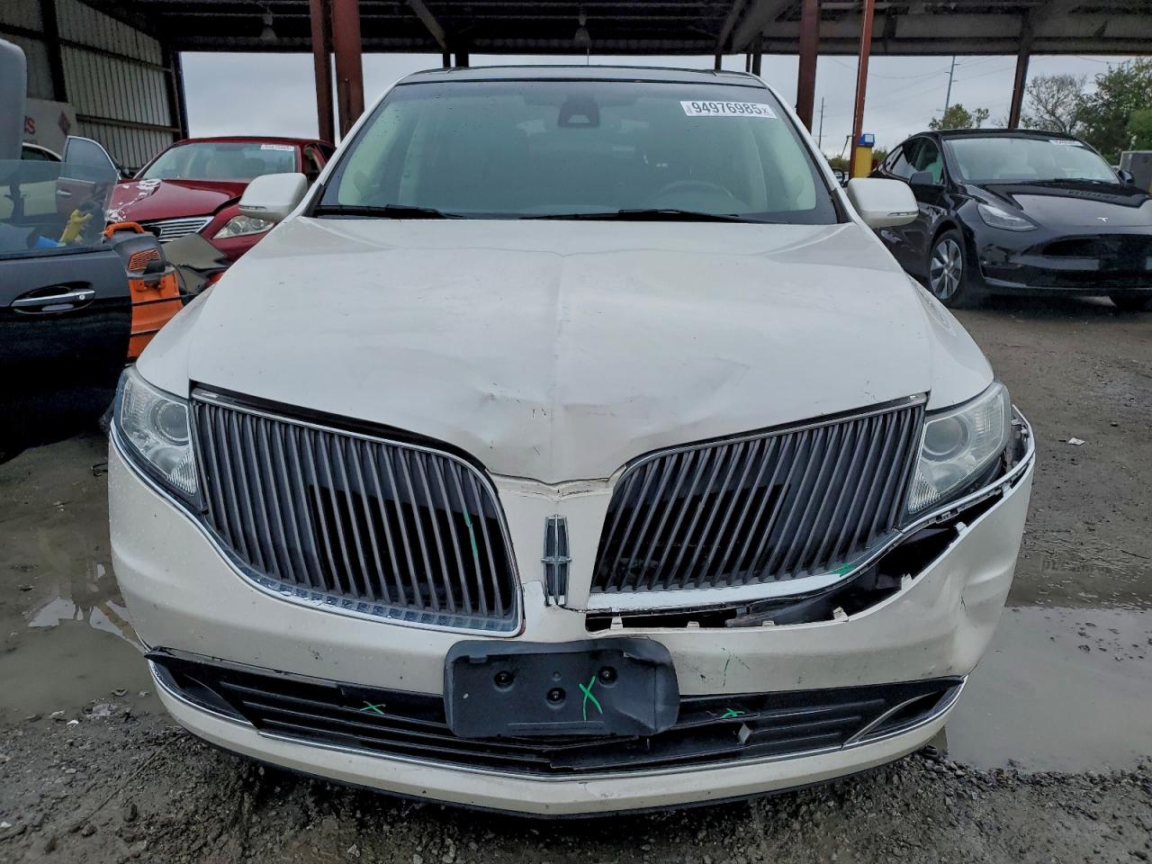 Lincoln MKT Image 3