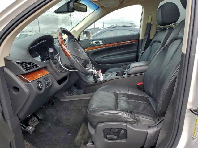 Lincoln MKT Image 11