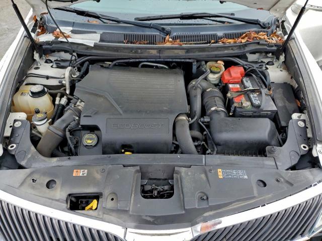 Lincoln MKT Image 8