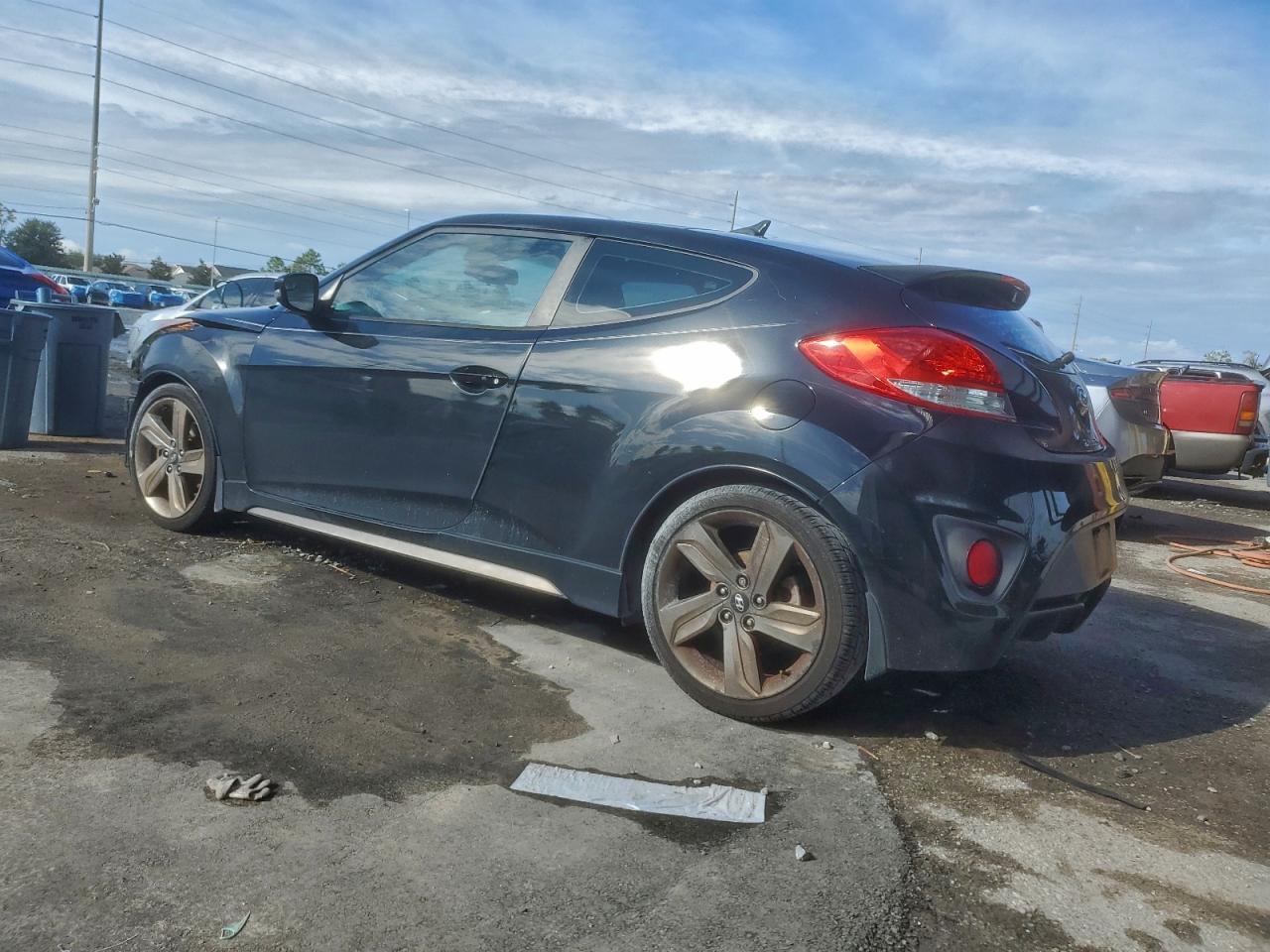 Hyundai VELOSTER Turbo Image 12