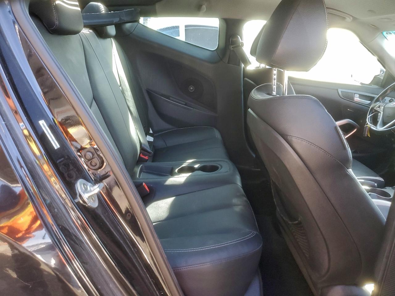 Hyundai VELOSTER Turbo Image 10